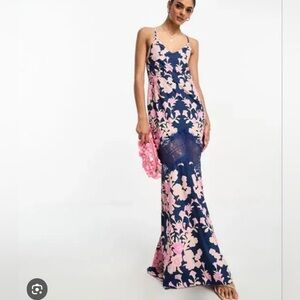 Hope & Ivy blue floral criss-criss tie back fishtail lace trim maxi dress 8